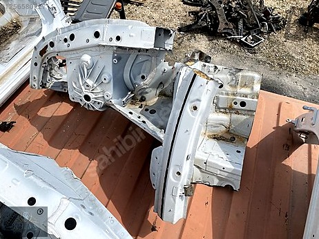BMW 5 Serisi Sağ Ön Far çıkma parça