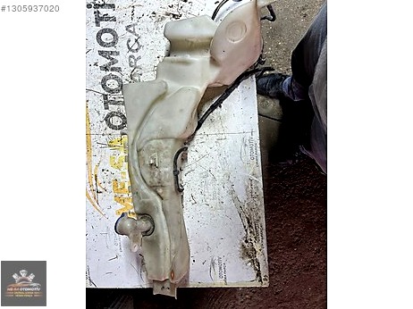 Ford Focus Silecek Suyu Deposu çıkma parça