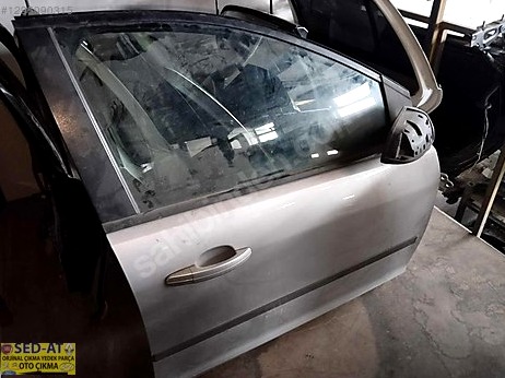 Ford Focus Kapı (Ön Sağ) çıkma parça