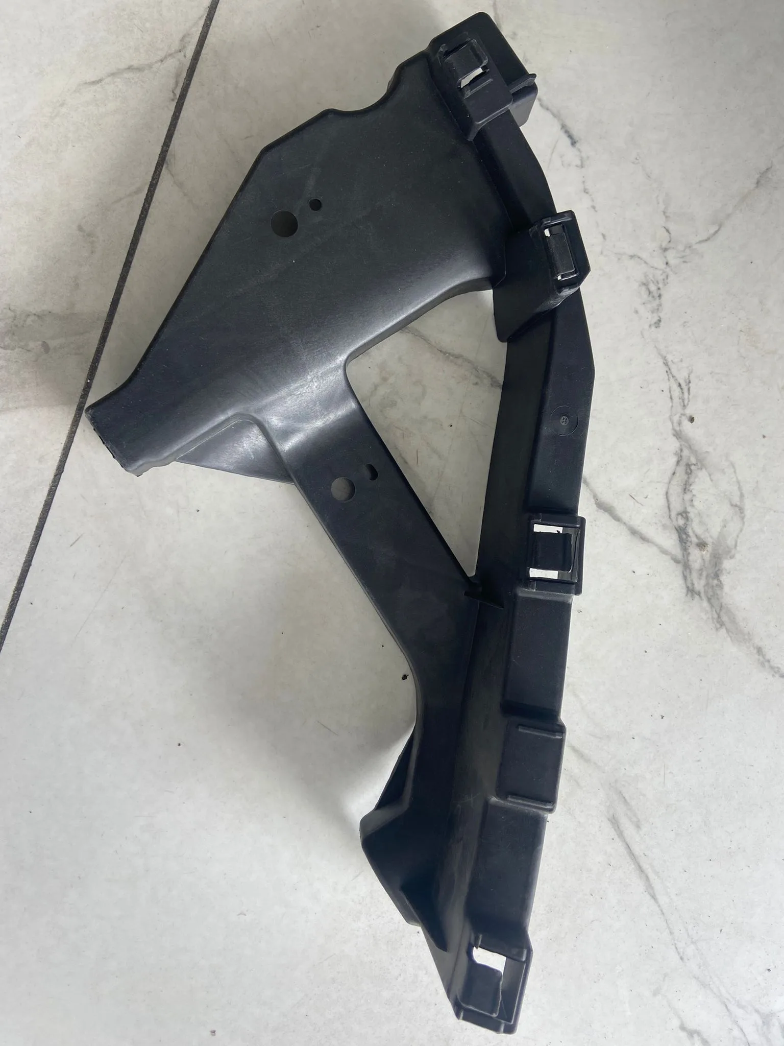 Hyundai i20 Tampon Braketi Çıkma Parça Mersin