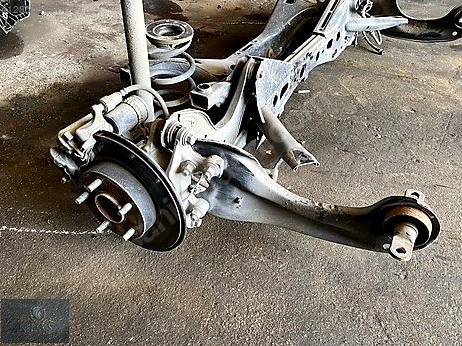 Honda Civic Taşıyıcı çıkma parça