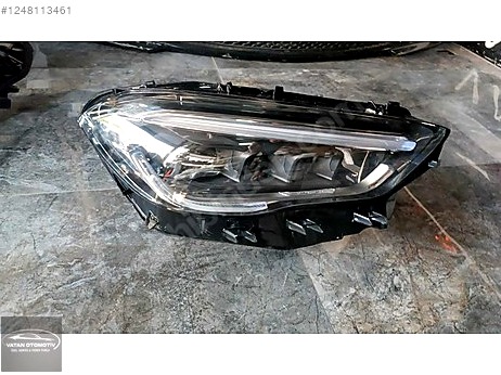 Mercedes-Benz GLA Sağ Ön Far çıkma parça
