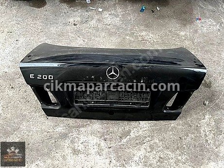 Mercedes-Benz E Serisi Bagaj Kapağı çıkma parça