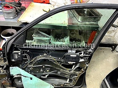 Mercedes-Benz EQA Kapı (Ön Sağ) çıkma parça