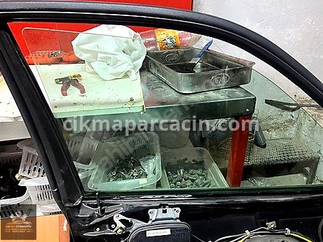 Mercedes-Benz EQA Sol Ön Kapı Camı çıkma parça