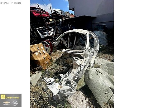 Opel Astra Çamurluk (Ön) çıkma parça