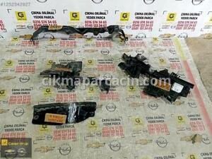 Opel Astra K Kalorifer Izgarası 39002486 OEM