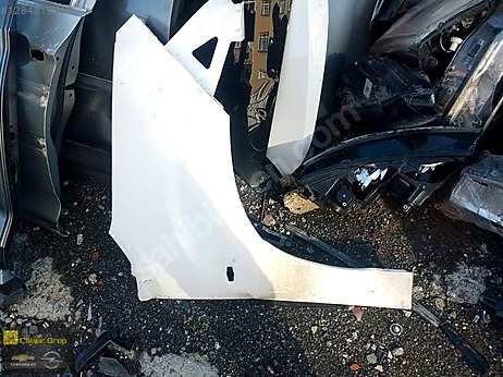 Opel Corsa Çamurluk (Ön) çıkma parça