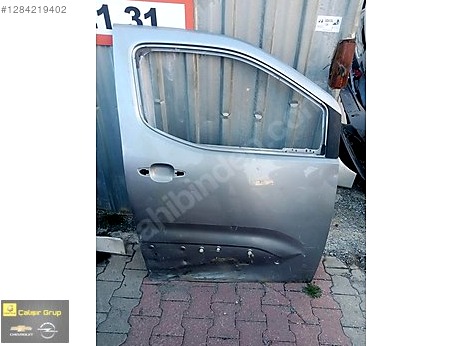 Opel Corsa Kapı (Ön Sağ) çıkma parça