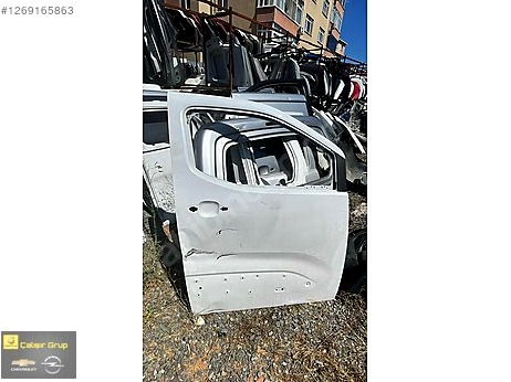 Opel Corsa Kapı (Ön Sağ) çıkma parça