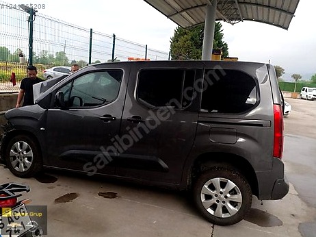 Opel Combo Far Motoru çıkma parça