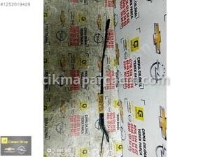 OPEL COMBO E SAĞ ÖN SİLECEK KOLU OEM 9839409380