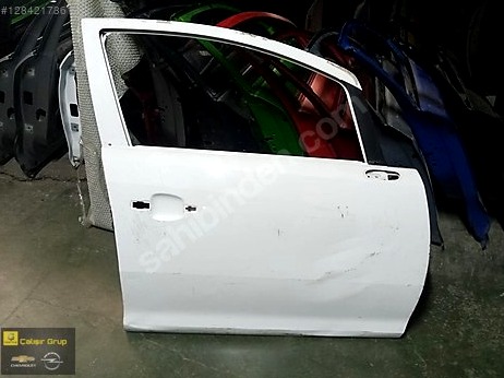 Opel Corsa Kapı (Ön Sağ) çıkma parça