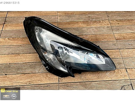 Opel Corsa Sağ Ön Far çıkma parça