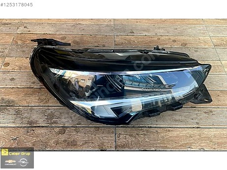 Opel Corsa Sağ Ön Far çıkma parça