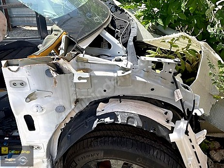 Opel Corsa Çamurluk (Ön) çıkma parça