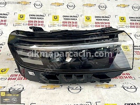 Opel Grandland Sağ Ön Far çıkma parça