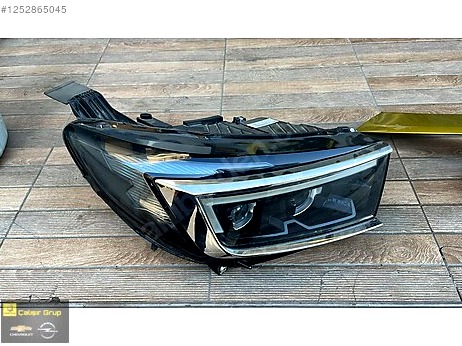 Opel Grandland Sol Ön Far çıkma parça