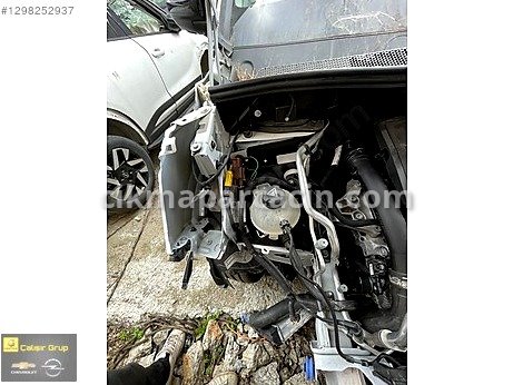 Opel Grandland Sağ Ön Far çıkma parça