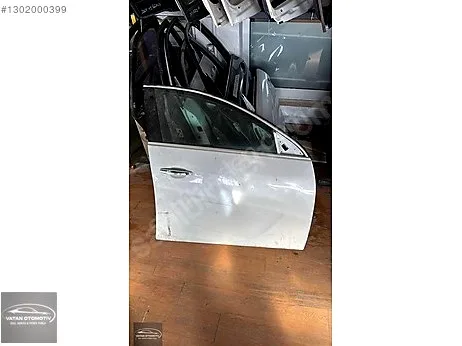 Opel Insignia Kapı (Ön Sağ) çıkma parça
