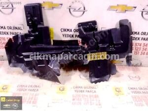 OPEL MOKKA B SAĞ HAVA YÖNLENDİRME BAKALİTİ OEM 9852809280