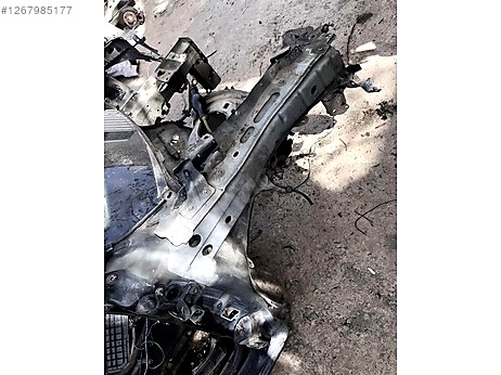 Renault Megane Sağ Ön Far çıkma parça