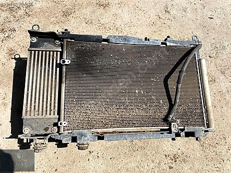 Toyota Corolla Radyatör Seti çıkma parça