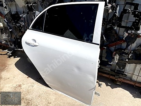 Toyota Corolla Kapı (Arka Sağ) çıkma parça