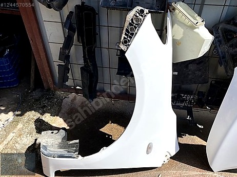 Toyota Corolla Çamurluk (Ön) çıkma parça