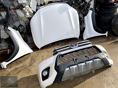 Toyota Hilux Çamurluk (Ön) çıkma parça