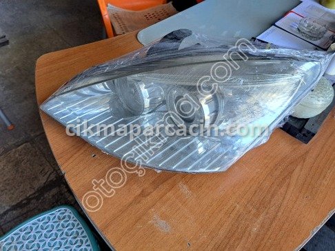 Ford Focus Sol Ön Far çıkma parça