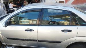 Focus 1 sol ön ve arka kapı dolu