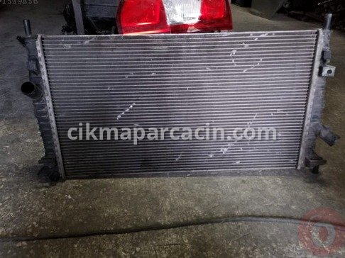 Ford C-Max Motor Su Radyatörü çıkma parça