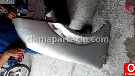 Ford Tourneo Connect Sağ Ön Çamurluk çıkma parça
