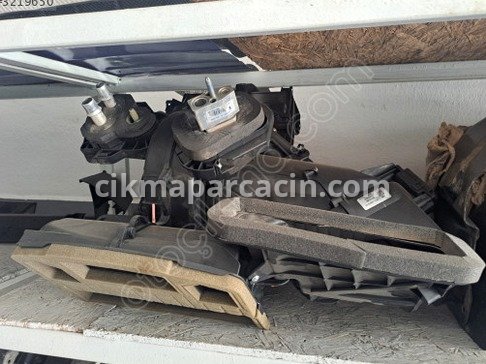 Ford Tourneo Courier Kalorifer Kutusu çıkma parça