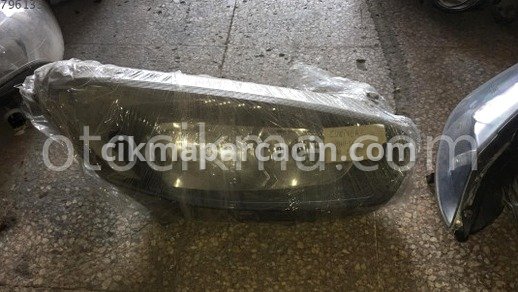 Ford Tourneo Courier Sağ Ön Far çıkma parça