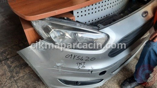 Ford Tourneo Courier Sağ Ön Far çıkma parça
