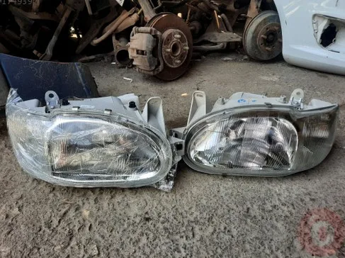 Ford Escort Sol Ön Far çıkma parça