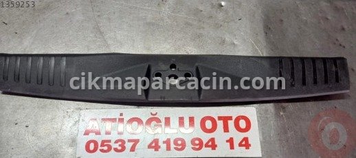 Ford Fiesta Bagaj Arması çıkma parça