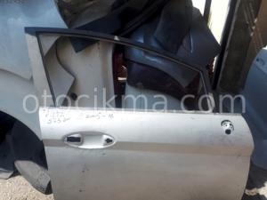 Ford Fiesta Çıkma Temiz sağ ön kapı orjinal