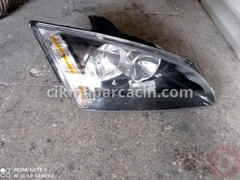 Ford Focus Sağ Ön Far çıkma parça