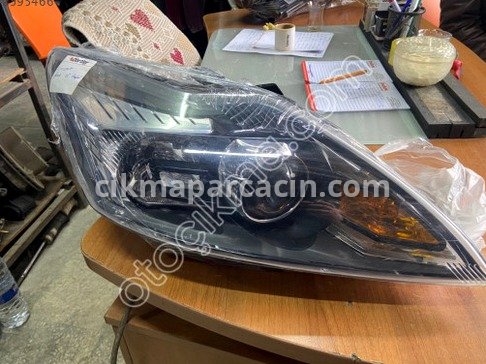 Ford Focus Sağ Ön Far çıkma parça