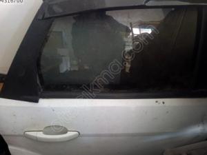 Ford focus 2.5 sağ arka kapı dolu