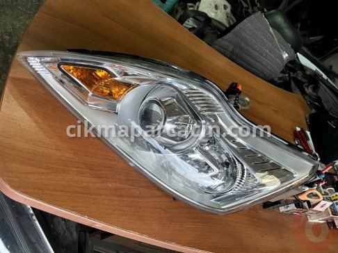 Ford Focus Sol Ön Far çıkma parça