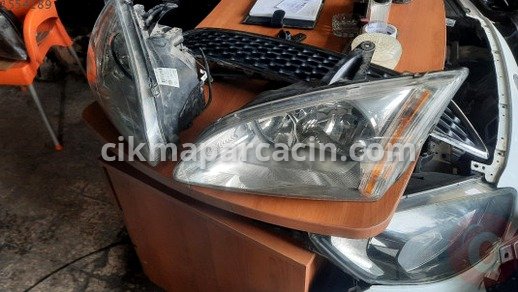 Ford Focus Sağ Ön Far çıkma parça