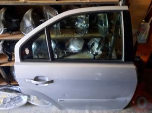 Ford mondeo sag arka kapi dolu