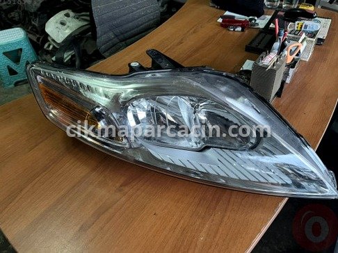 Ford Mondeo Sağ Ön Far çıkma parça