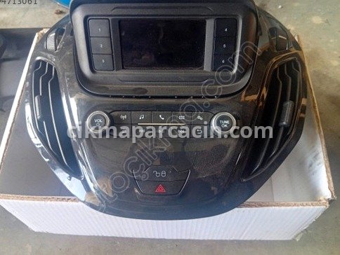 Ford Tourneo Courier Teyp Çerçevesi çıkma parça