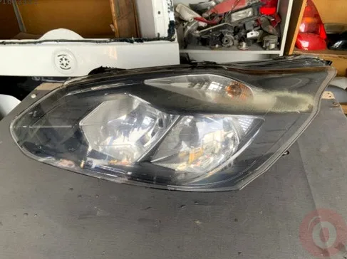Ford Transit Custom Sol Ön Far çıkma parça