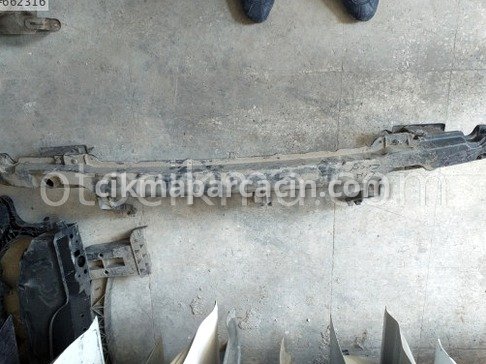 Kia Ceed Tampon Demiri çıkma parça